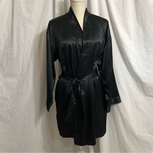 Vintage Victoria’s Secret Robe - Picture 2 of 5